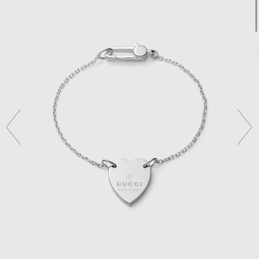 Authentic Gucci Womens Sterling Silver Trademark Heart Pendant Bracelet